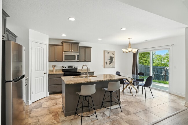 Building Photo - 5713 Camden Cir
