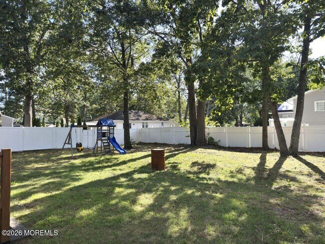 Building Photo - 931 Cypress Ave