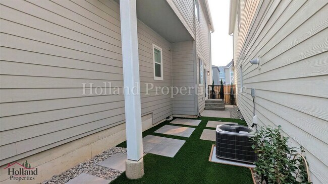 Building Photo - 3 Bedroom | 2.5 Bath Luxury Home Near Progress Ridge