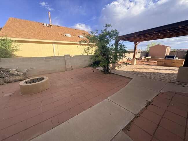 Building Photo - 4049 Montreal Loop NE