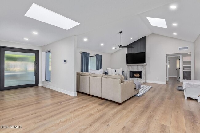 Building Photo - 15832 N 62nd Pl