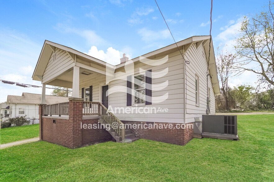 Building Photo - 130 2nd Ave