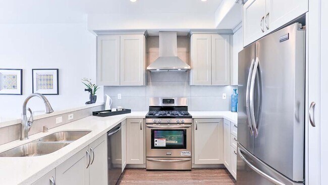 Building Photo - 4354 Teesdale Ave