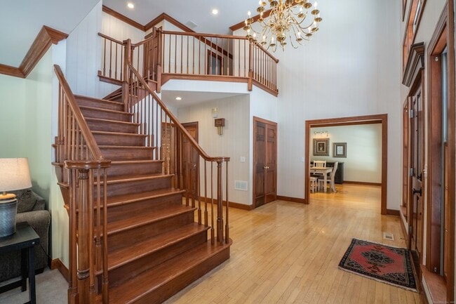 Building Photo - 3 Eton Pl