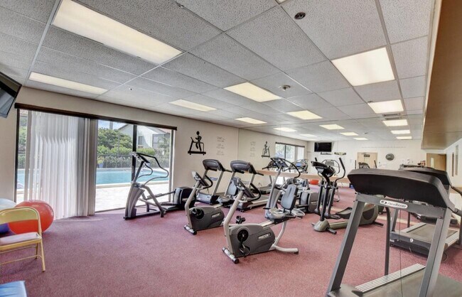 Building Photo - 10756 Bahama Palm Way