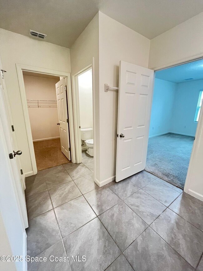 Building Photo - 1570 San Filippo Dr SE