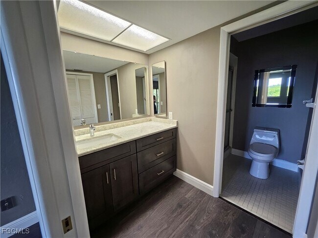 Building Photo - 7125 Lakeridge Ct