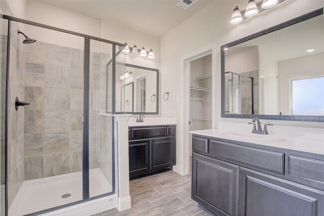 Building Photo - 7819 Cypress Dr