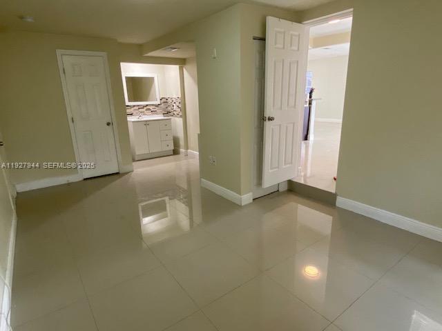 Building Photo - 1815 NE 175th St