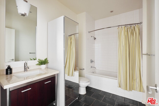 Building Photo - 1155 S Grand Ave