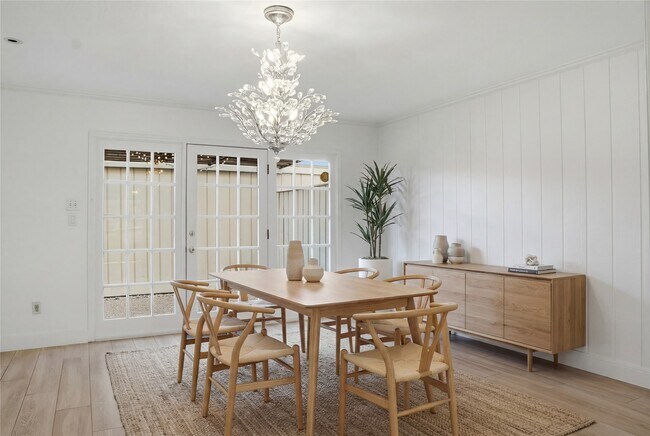 Building Photo - 5817 Valley Forge Dr