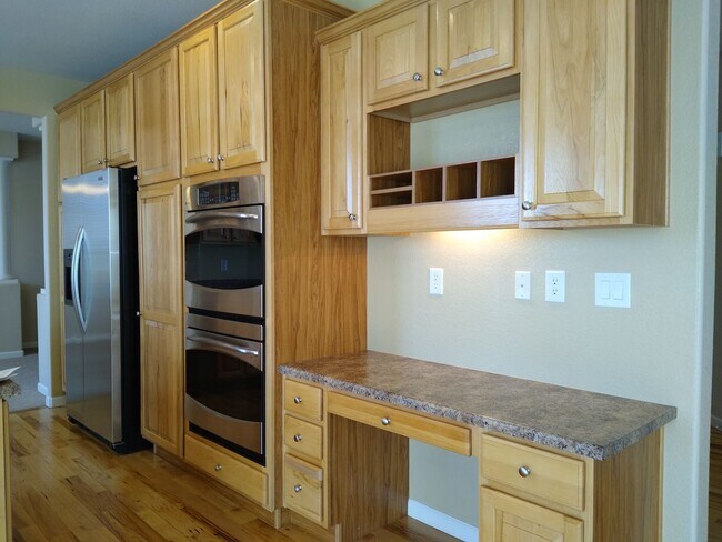 Building Photo - Absolutely Stunning West Arvada/Golden Gem...