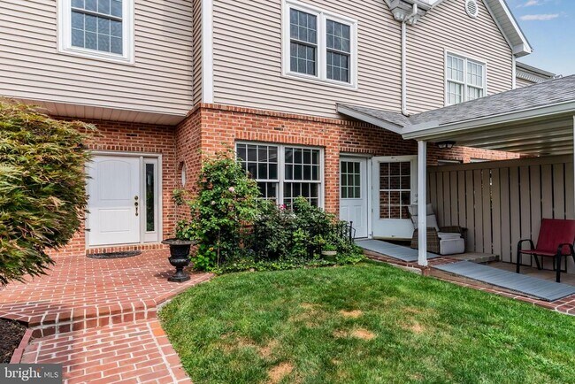 Building Photo - 543 Bridgeview Dr