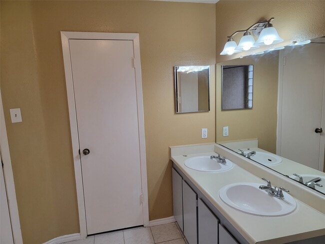 Building Photo - 13316 Firebrick Dr