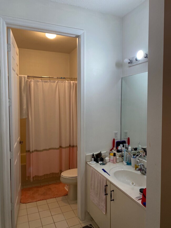 Building Photo - 4220 NE 9th St