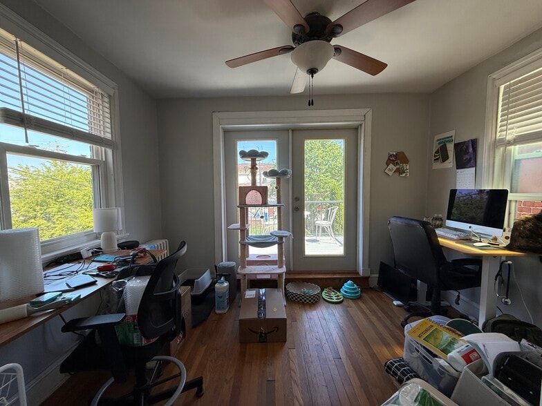 3rd small room/office on 2nd floor - 2904 Parkwood Ave