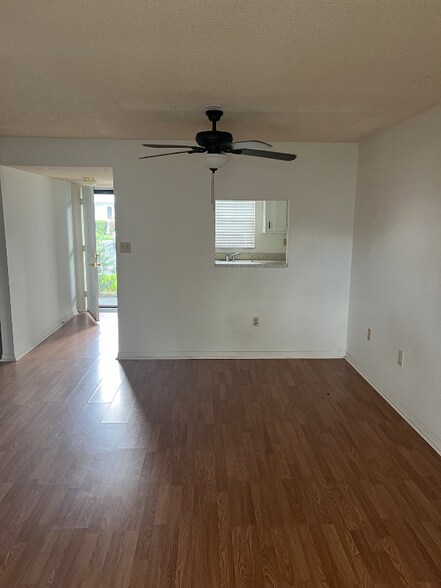 Building Photo - 202 47th Ave Dr W