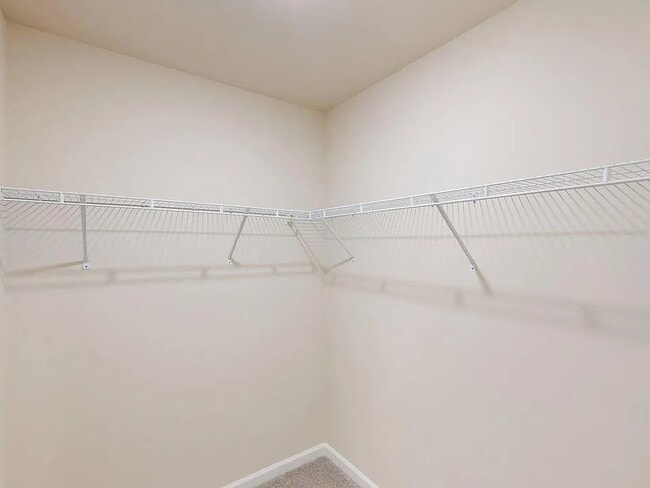 Building Photo - 304 Sandy Springs Dr