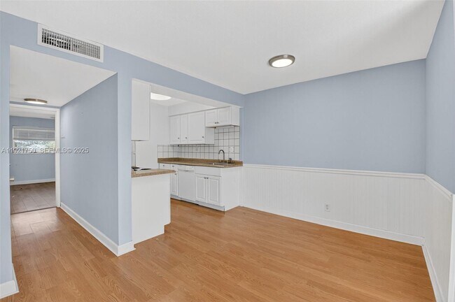 Building Photo - 371 SW 8th St