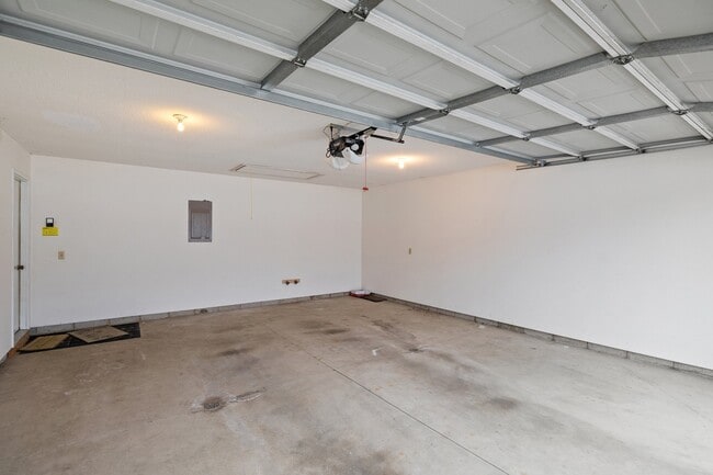 Building Photo - Riva Ridge