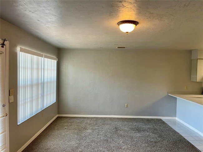 Building Photo - 2915 SW 38th Pl