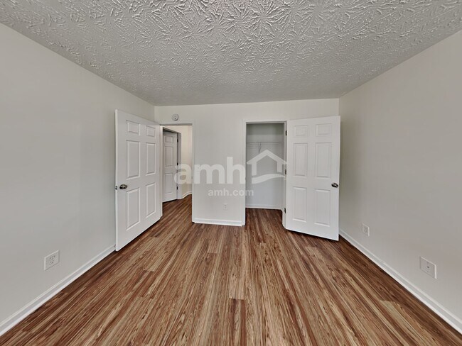 Building Photo - 169 Maxton Ave