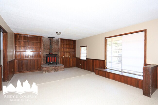 Building Photo - 5087 Breckenwood Dr