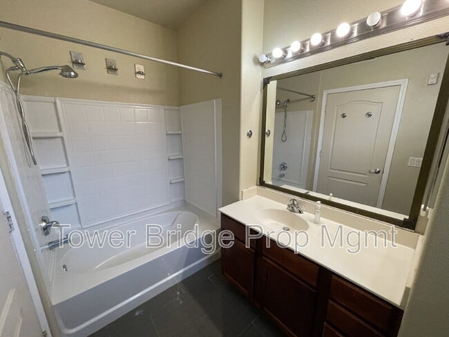 Building Photo - 1900 Danbrook Dr