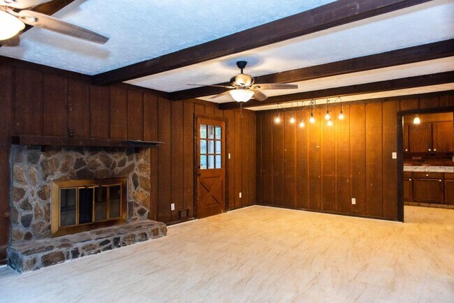 Building Photo - 8188 Webb Rd