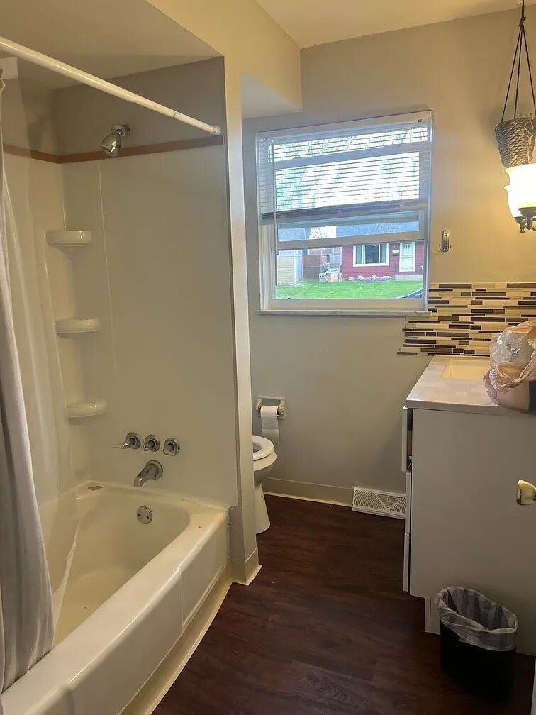 Building Photo - 1492 Garywood Ave