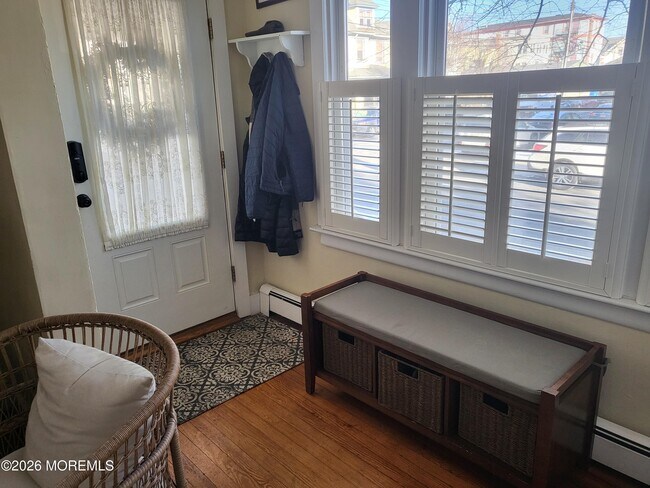 Building Photo - 80 Heck Ave