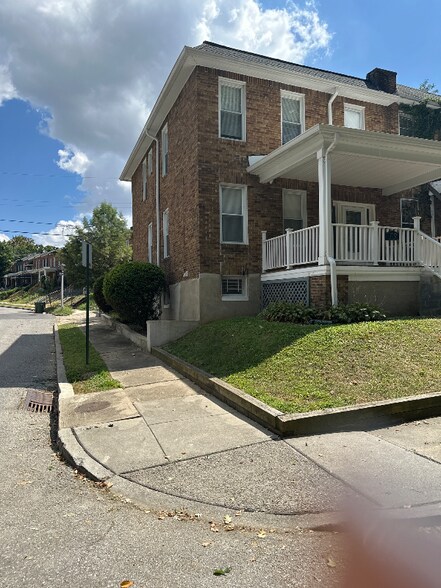 Building Photo - 719 N Rosedale St