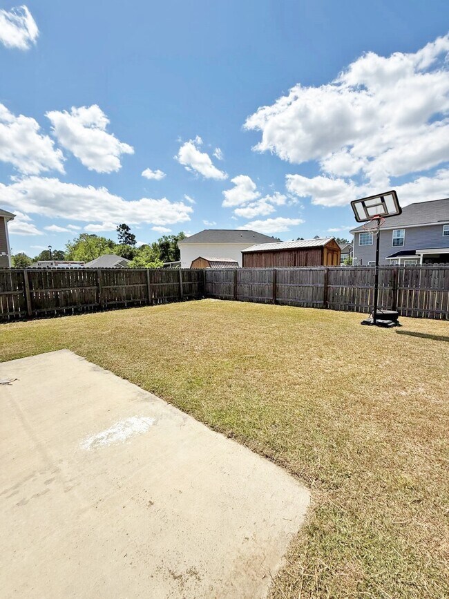 Building Photo - 721 Highgrove Ct