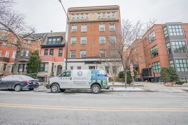 Building Photo - Lovely 1 BR/1 BA Condo in Dupont Circle!