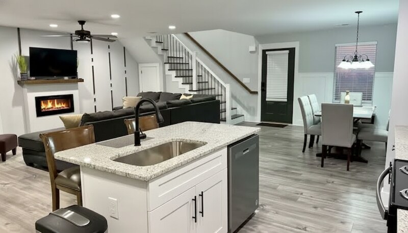 Building Photo - 2393 Highpoint Rd