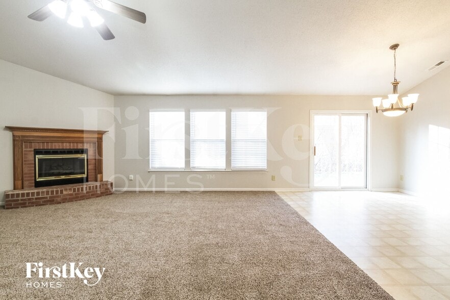 Building Photo - 744 Thornwood Ln