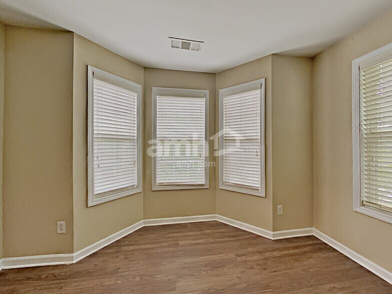 Building Photo - 2651 Freemont St