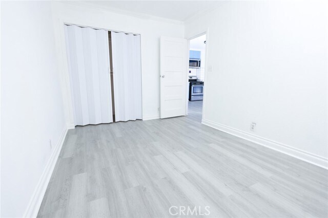 Building Photo - 1033 W 62nd St