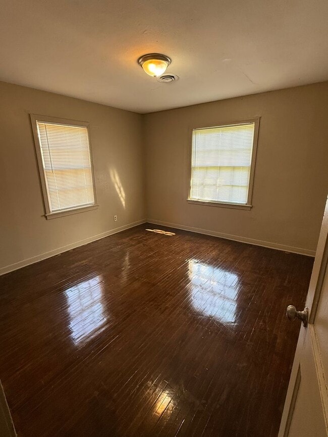 Building Photo - 3 Bedroom, 1 Bathroom Home for Rent