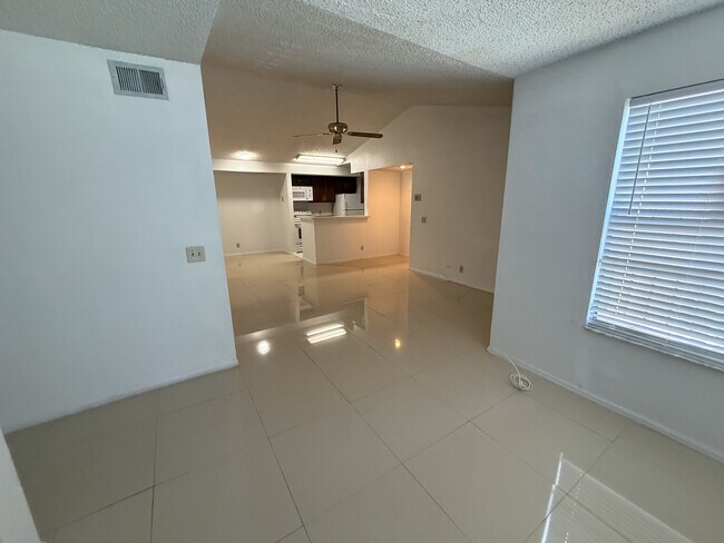 Building Photo - 2986 S University Dr