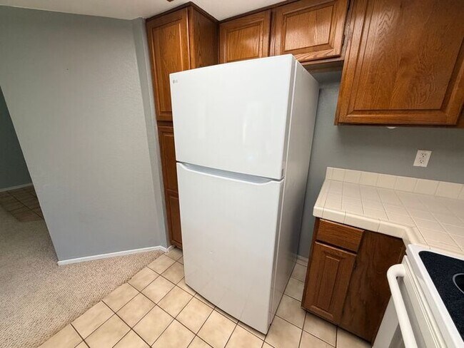 Building Photo - Reno Riverfront Condo - Single Story with Garage