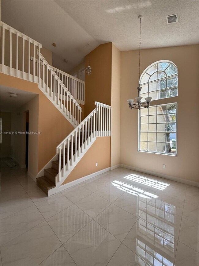 Building Photo - 315 NW 153rd Ave