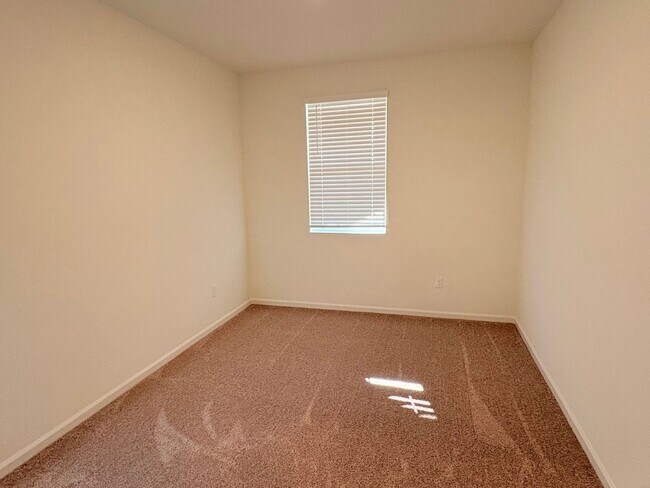 Building Photo - 2 WEEKS FREE RENT February Special - Beautiful 2 Story Home Ready To Be Home!