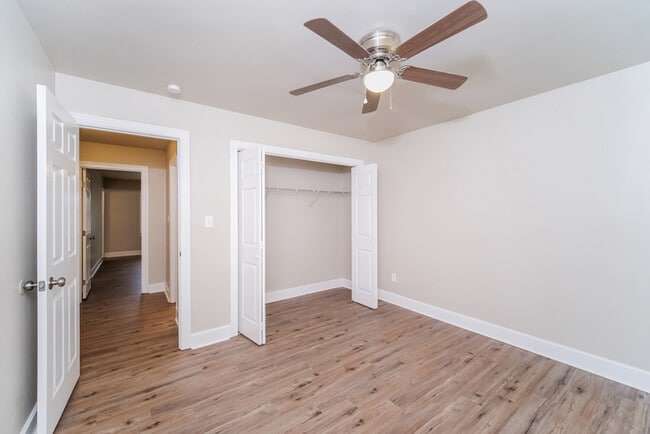 Building Photo - 207 Sweet Bay Ct