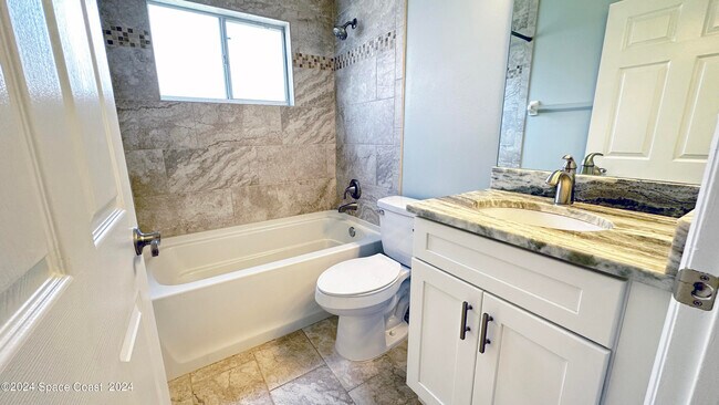 Building Photo - 925 Osprey Ln