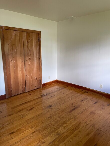 Building Photo - 202 W Pine St