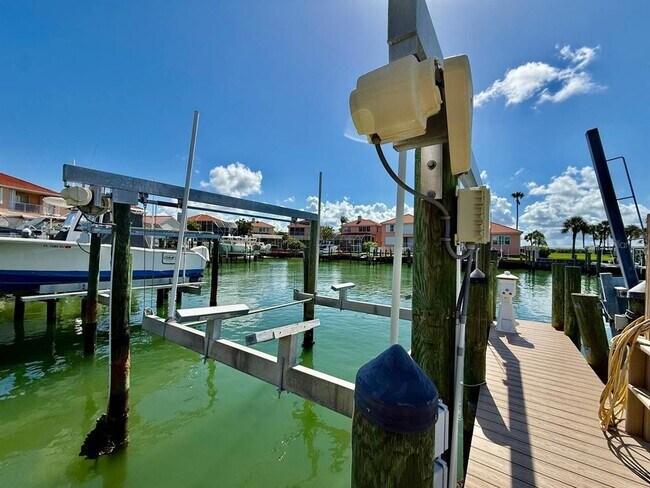 Building Photo - 1605 Sand Key Estates Ct