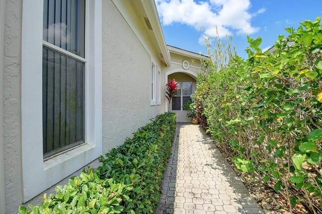 Building Photo - 7725 Rockford Rd