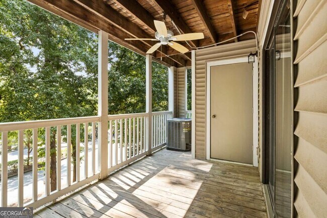 Building Photo - 611 Barrington Hills Dr