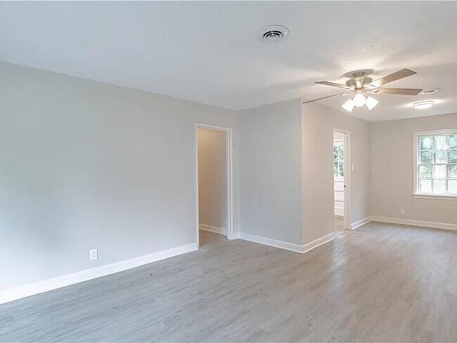 Building Photo - 2403 S Octavia Dr